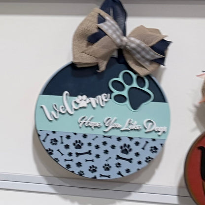 Ready-Made Seasonal Door Signs & Holiday Décor