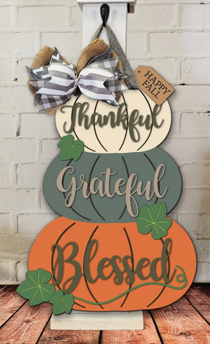 Ready-Made Seasonal Door Signs & Holiday Décor